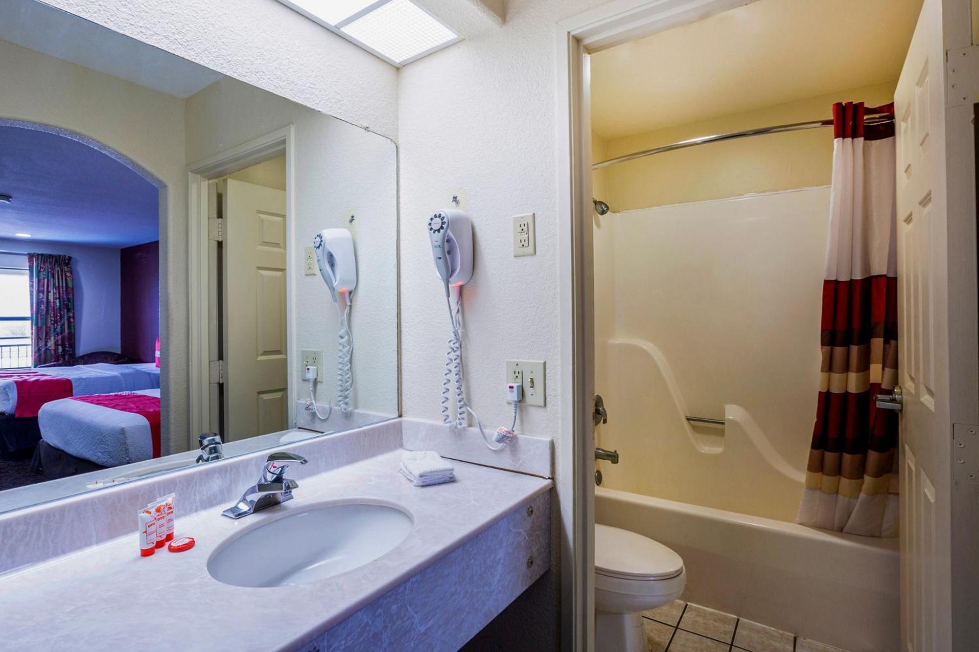 Oyo Lsu Hotel 2*