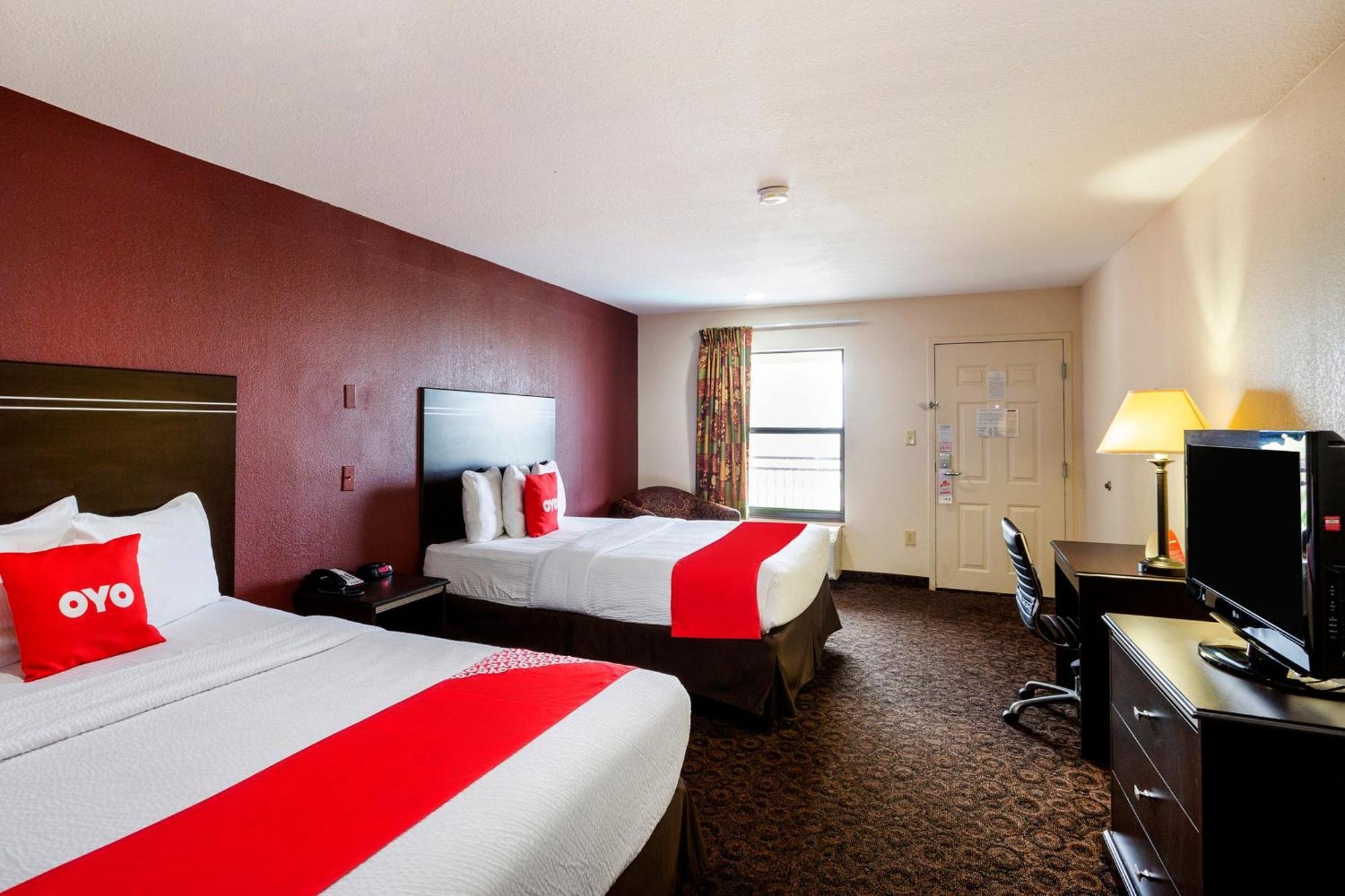 Oyo Lsu Hotel