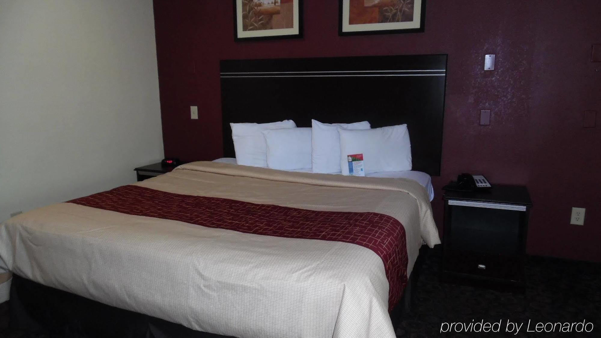 Oyo Lsu Hotel